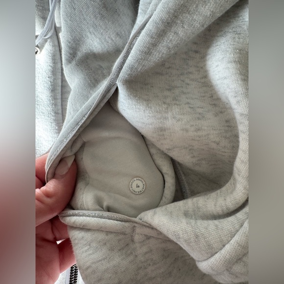 Lululemon Scuba Jacket - Picture 4 of 5